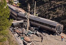 Nach dem Zugungl&uuml;ck in Spanien - Manu Fernandez/AP/dpa