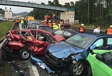 Schwerer Unfall auf der A2 mit sieben beteiligten Fahrzeugen. - Christian Mathiesen