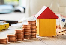 Eigenkapital spart Zinsen - Foto: Christin Klose/dpa-tmn