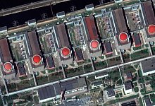 Am AKW Saporischschja im S&uuml;den der Ukraine soll es bereits Sch&auml;den an der Infrastruktur geben. - -/Maxar Technologies/AP/dpa