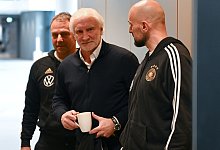 Flick, V&ouml;ller und Di Salvo - Arne Dedert/dpa