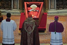 Papst Franziskus gestorben - Vatikan - Andrew Medichini/AP Pool/dpa