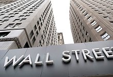 Wall Street - Foto: Mark Lennihan/AP/dpa