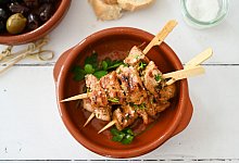 Pinchos Morunos - Julia Uehren/loeffelgenuss.de/dpa-tmn