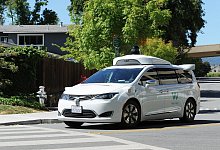 Roboterwagen - Foto: Andrej Sokolow/dpa