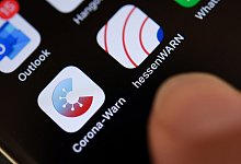 Corona-Warn-App - Foto: Arne Dedert/dpa