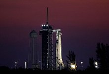 Falcon 9 Rakete an der Startrampe - Chris O\'Meara/AP/dpa