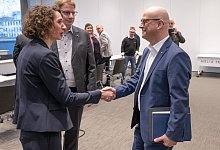 Auftakt Tarifverhandlungen EVG und Bahn - Boris Roessler/dpa