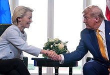 US-Präsident Trump trifft von der Leyen in Schottland - Jacquelyn Martin/AP/dpa