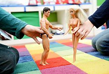 Aufklärung mit Ken und Barbie - Andrea Warnecke/dpa-tmn