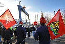 Gewerkschaftskundgebungen vor MV Werften - picture alliance/dpa/dpa-Zentralbild