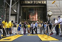Protestaktion in New York - Foto: Mark Lennihan/AP/dpa