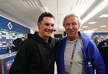 Horst Hrubesch und HSV-Trainer Merlin Polzin - Marcus Brandt/dpa