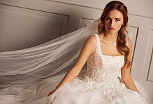 Dramatische Kleider und Jumpsuits: Die Brautmodetrends 2024 - Passions by Lilly/Passions by Lilly/dpa