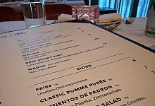 Beilagen in einer Speisekarte - Gregor Tholl/dpa