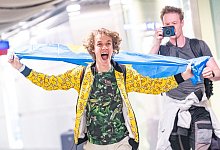 Ankunft am Flughafen - Reiseinfluencer Luca nach seiner XXL-Reise - Benjamin Westhoff/dpa