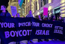 Vor der Fußball-EM 2028 - Protest in London - Jan Mies/dpa