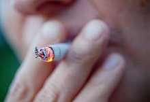 Wirbel im Kampf gegen Tabak - Christoph Schmidt/dpa