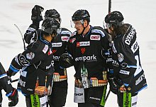 Derbysieg - Foto: Armin Weigel/dpa