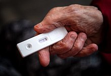 Corona-Schnelltests - Foto: Sina Schuldt/dpa