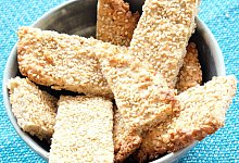 Müsliriegel sind in einer Schale zu sehen - Christian Hacker/Verbraucherzentrale NRW/dpa-tmn