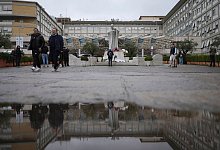 Papst im Gemelli-Krankenhaus in Rom - Alessandra Tarantino/AP/dpa