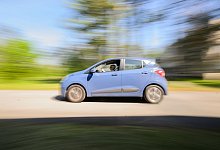 Fahrtraining für Senioren - Julian Stratenschulte/dpa