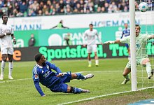 SpVgg Greuther F&uuml;rth - FC Schalke 04 - Daniel L&ouml;b/dpa