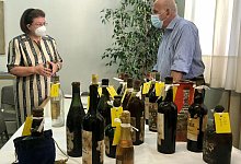 Wertvolle Weinflaschen nahe Athen - Foto: -/Griechisches Kulturministerium/dpa