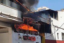 Das Restaurant &laquo;Why Not&raquo; in der N&auml;he des Ballermanns steht im Mai in Flammen. - 5vision/dpa