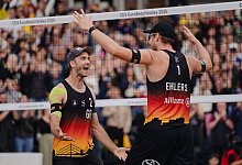 Clemens Wickler (l) und Nils Ehlers - Marius Becker/dpa