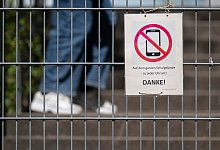 Handyverbot an Schulen - Marijan Murat/dpa