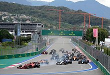 Der Start des Rennens - Foto: Sergei Grits/AP/dpa