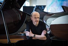 hamelin_simcannety-clarke16_20lowres - Sim Cannety Clarke