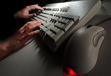 Computerkriminalit&auml;t - Foto: Jochen L&uuml;bke/Symbolbild