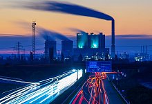 Morgens in Sachsen-Anhalt - Kraftwerk Schkopau - Hendrik Schmidt/dpa