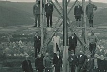 bl_lu_osterkreuz wird aufgestellt - 1 - Dechenverein Lügde