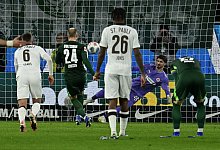 VfL Wolfsburg - FC St. Pauli - Swen Pf&ouml;rtner/dpa