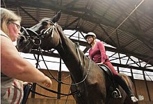 Im Reitstall - Vera Gerstendorf-Welle