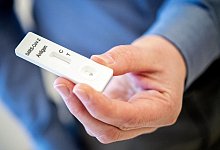 Corona-Schnelltests - Foto: Hauke-Christian Dittrich/dpa