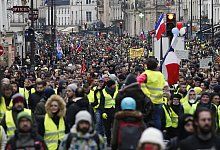 Massenprotest - Foto: Thibault Camus/AP/dpa