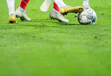 Fu&szlig;ball - Foto: Rolf Vennenbernd/dpa