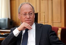 "Wir wissen, wo du wohnst": Auch B&uuml;rgermeister Pit Clausen erhielt bereits Drohbriefe. - Wolfgang Rudolf