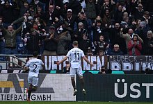 Drei Punkte - Swen Pf&ouml;rtner/dpa