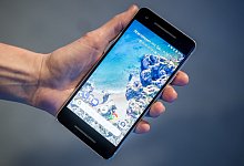 Googles Pixel 2 - Foto: Alexander Heinl/dpa-tmn