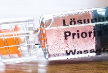 Eine Spritze mit dem Impfstoff Priorix - Julian Stratenschulte/dpa/dpa-tmn