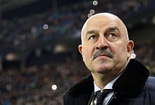 Tschertschessow als Trainer von Ferencvaros Budapest - Christian Charisius/dpa/Archivbild