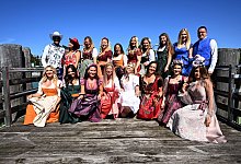 Dirndl-Gipfel zu den Trachten-Trends auf dem Oktoberfest - Felix Hörhager/dpa