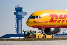 DHL-Frachtflugzeug - Foto: Hendrik Schmidt/dpa-Zentralbild/dpa