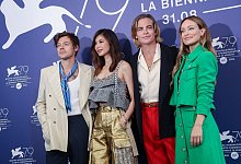 Harry Styles (l-r), Gemma Chan, Chris Pine und Olivia Wilde beim Fototermin f&uuml;r den Film &laquo;Don\\\'t Worry Darling&raquo; w&auml;hrend der 79. Ausgabe der Filmfestspiele von Venedig. - Joel C Ryan/Invision/AP/dpa